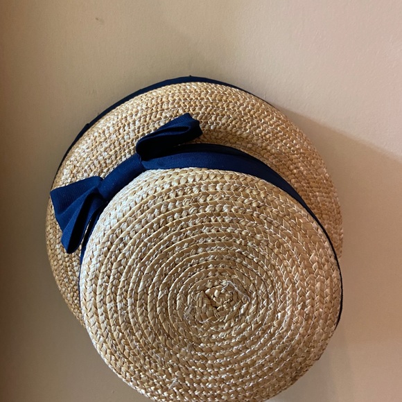 Straw hat with blue bow - Picture 3 of 16